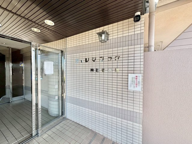 シャルマンフジ熊取壱番館のエントランス|共用エントランス（オートロック）