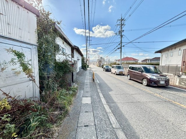シャルマンフジ熊取壱番館の周辺|前面道路