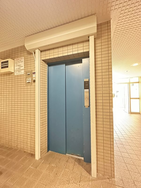 グランドハイツ岸本の外観