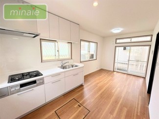 【居間・リビング】 | 平日・土日も見学できます　リフォーム〇　朝日ヶ丘 | 販売現地