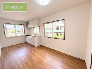 【居間・リビング】 | 平日・土日も見学できます　リフォーム〇　朝日ヶ丘 | 販売現地