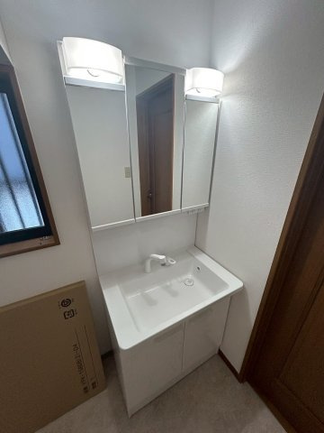 御影山手５丁目戸建の洗面所