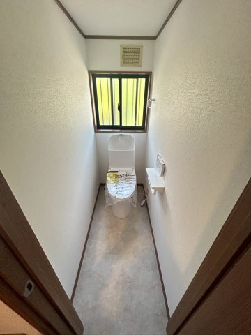 御影山手５丁目戸建のトイレ