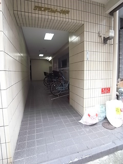 グランドシャトー神戸のエントランス