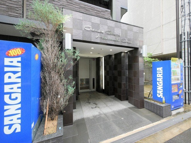 ジュネーゼグラン本町EASTのエントランス