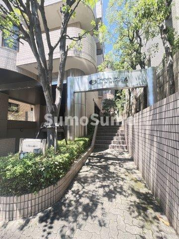 エルム御影のエントランス