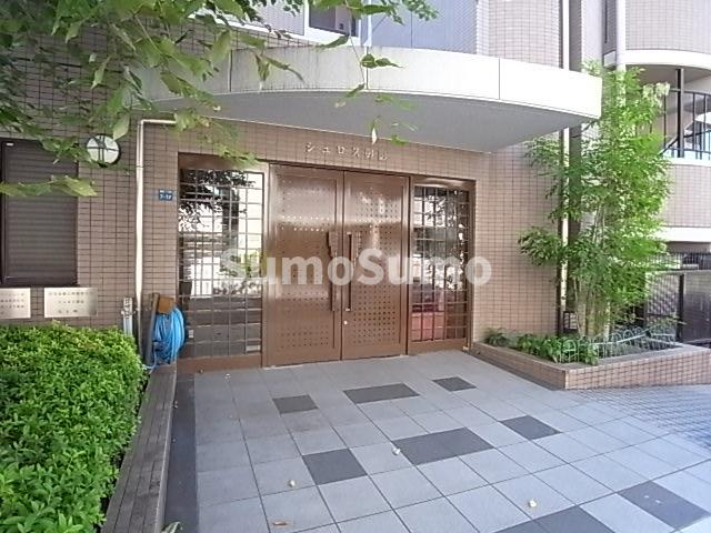 シュロス御影のエントランス|清潔なエントランスです