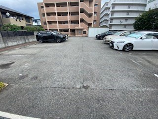 ガーデンコート北青木の駐車場