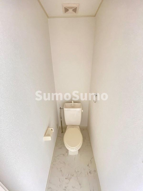 シャルマン前原のトイレ|落ち着いたトイレです