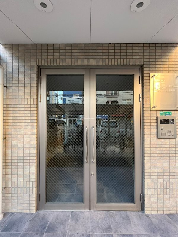 グランド恵美須のエントランス|落ち着いたエントランスです