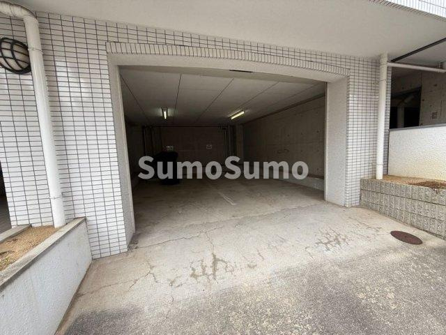 シャルマンフジ御影参番館のエントランス