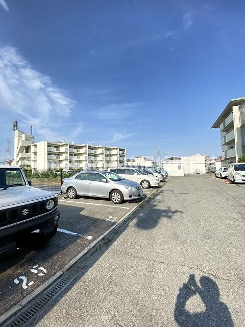 グリーン・ヴィラ武庫の駐車場|駐車場完備です