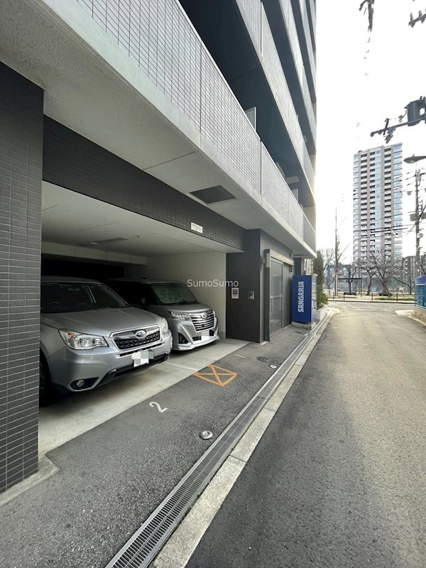 ジュネーゼ京町堀パークサイドの駐車場|駐車場です