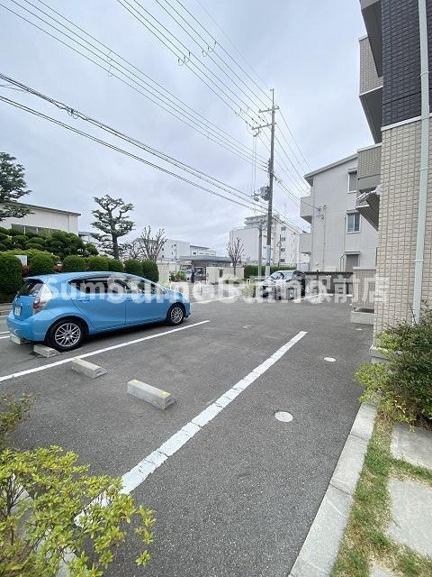 カーサピエトラリザイアの駐車場|駐車場完備です