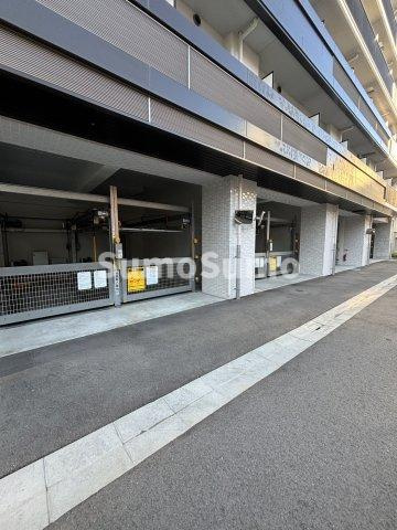 スプランディッド十三本町の駐車場|駐車場です