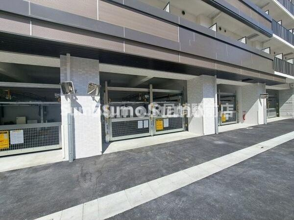 スプランディッド十三本町の駐車場|駐車場完備です
