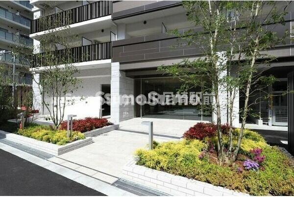 スプランディッド十三本町のエントランス|建物の内部です