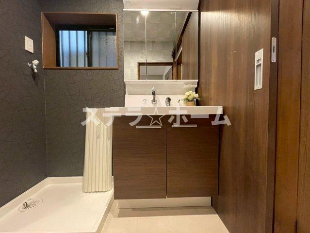 清水2 中古戸建の独立洗面台|独立洗面台です