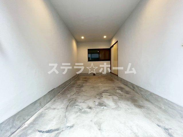 清水2 中古戸建の駐車場|駐車場があるので、車を買う予定の方も安心です