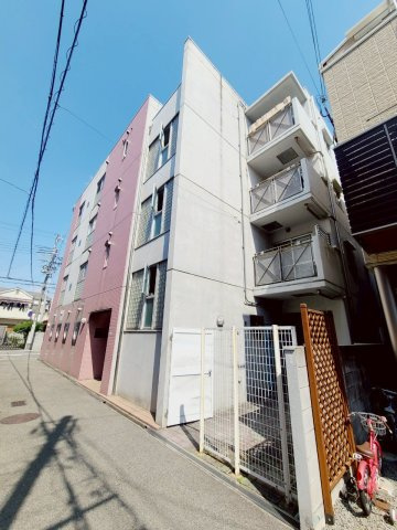 ジュエリーウォールの外観