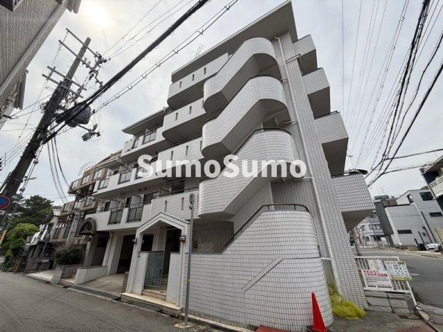 シャルマンフジ御影参番館の外観