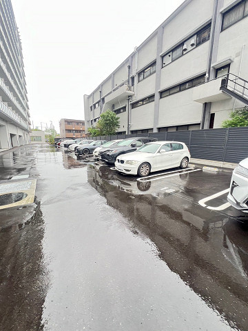 スプランディッドⅦの駐車場
