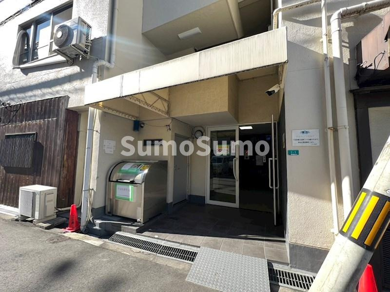 シャルム日商のエントランス