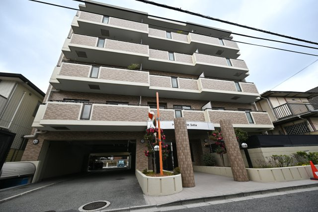 モンテベルデ吹田の外観|阪急千里線「吹田」駅まで徒歩3分の好立地。南向きバルコニーつきの2LDKです。ぜひ一度ご内覧ください。