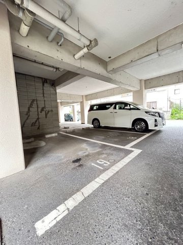シュトラーセ泉の駐車場