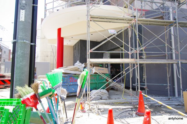 セレニテ江坂ルフレ　仲介手数料無料のエントランス