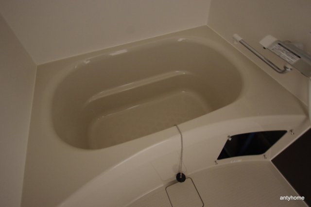 セレニテ江坂ルフレ　仲介手数料無料の浴室