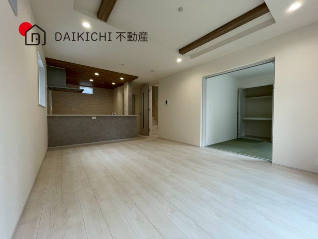 【居間・リビング】 | 桶川市北１丁目8期　新築戸建　全2棟　2号棟