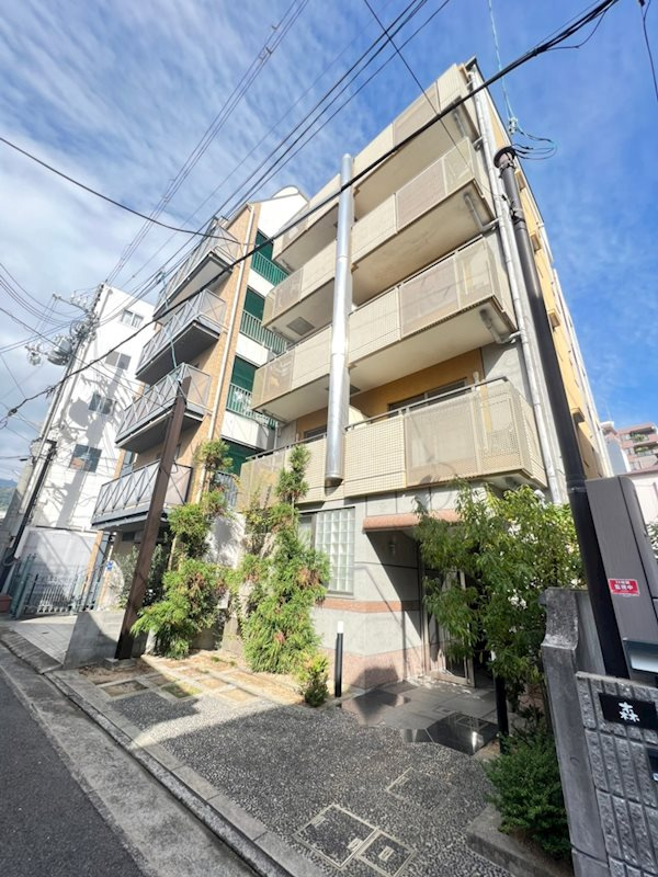 スーペリア本山の外観
