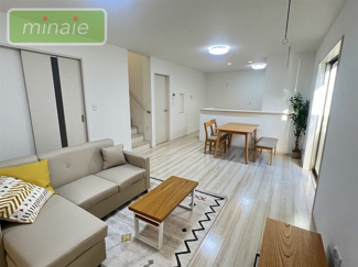 【居間・リビング】 | 平日・土日も見学できます　WIC付き　再生住宅　習志野台8 | 販売現地