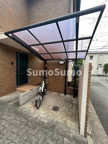 ジョワイーストの外観