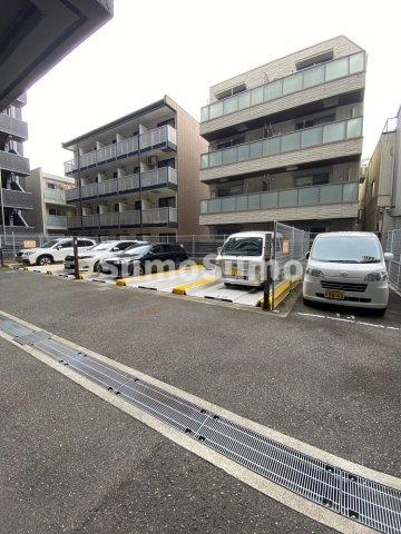 グレンパーク兵庫駅前の駐車場