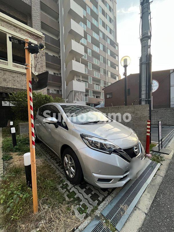 ジュネーゼ大阪城南の駐車場