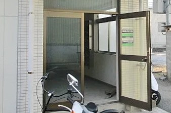 【エントランス】