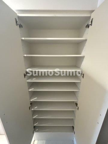 シャローズワン立売堀の収納