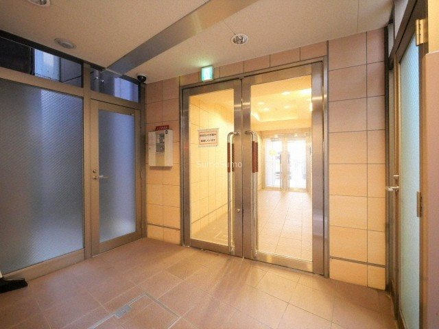 クレシア日本橋のエントランス
