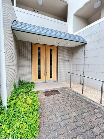 シュトラーセ泉のエントランス