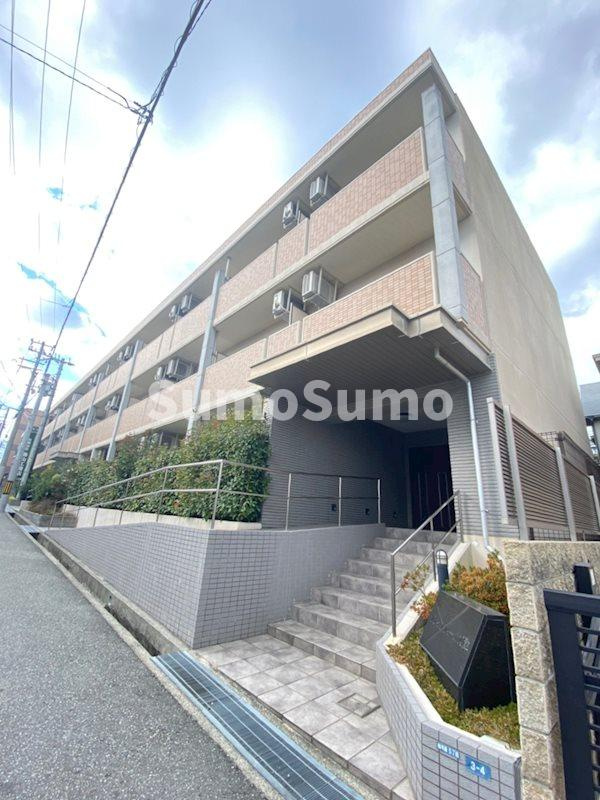 クレインフィールズ灘の外観