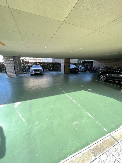 グレース門戸荘Ⅱの駐車場