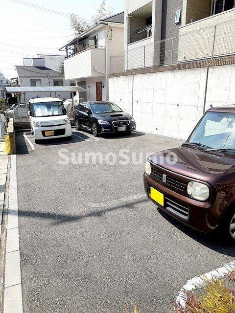グレイスヒル垂水の駐車場