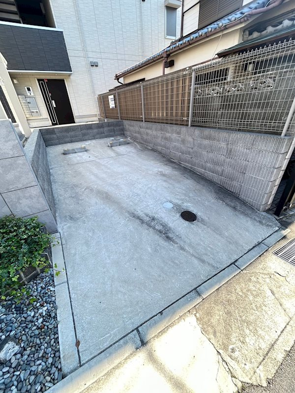 グレイスコート神戸永手町の駐車場