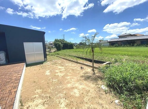 長生郡白子町剃金　中古戸建の庭|令和7年4月築 敷地約92坪  リビング約26.5帖 電動シャッターガレージ  白子海岸まで車約3分
