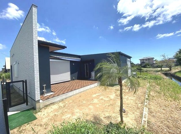 長生郡白子町剃金　中古戸建の庭|令和7年4月築 敷地約92坪  リビング約26.5帖 電動シャッターガレージ  白子海岸まで車約3分