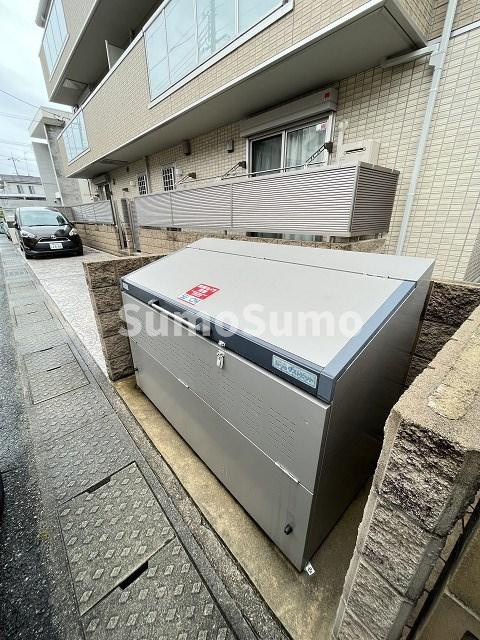クレスタの外観