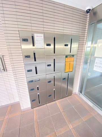 グリッター西宮北口の外観|便利な宅配ボックス完備♪