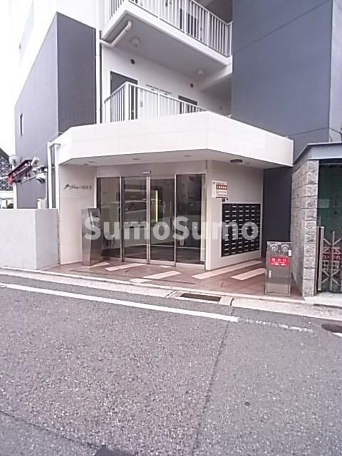 クレアドル須磨Ⅲのエントランス|建物の内部です